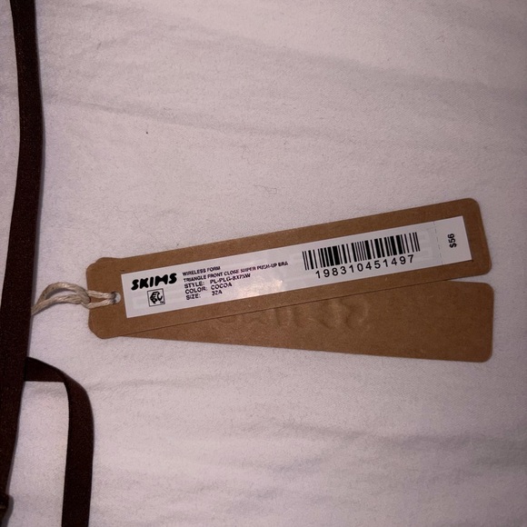 SKIMS Triangle Push Up Bra - Picture 5 of 5